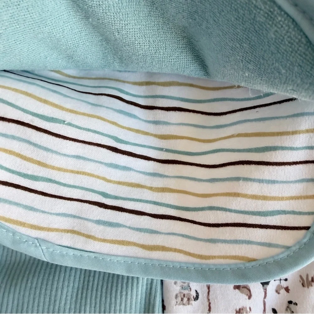 Modern Baby 3 bibs and 2 burp cloths - tractor/barn/cow print
